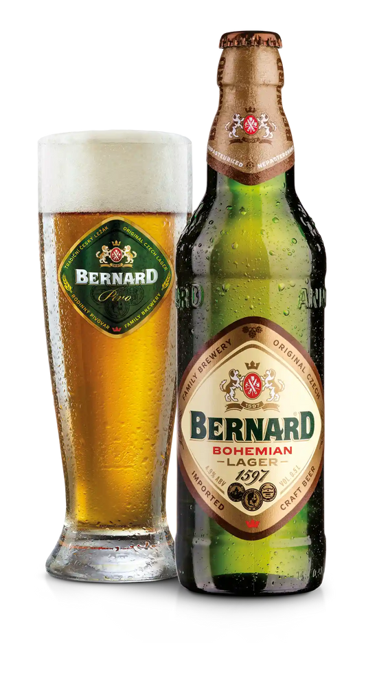 Bernard Bohemian Lager 4.9% i 0.5 l (dvanactka) og ølglas – importeret af Beer Bros, kvalitetsøl fra Tjekkiet