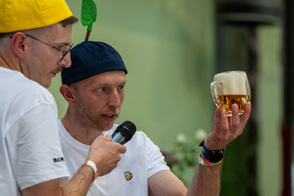 Beer Bros præsenterer skænketeknik med tjekkisk øl fra Bernard på Perfection in Glass masterclass