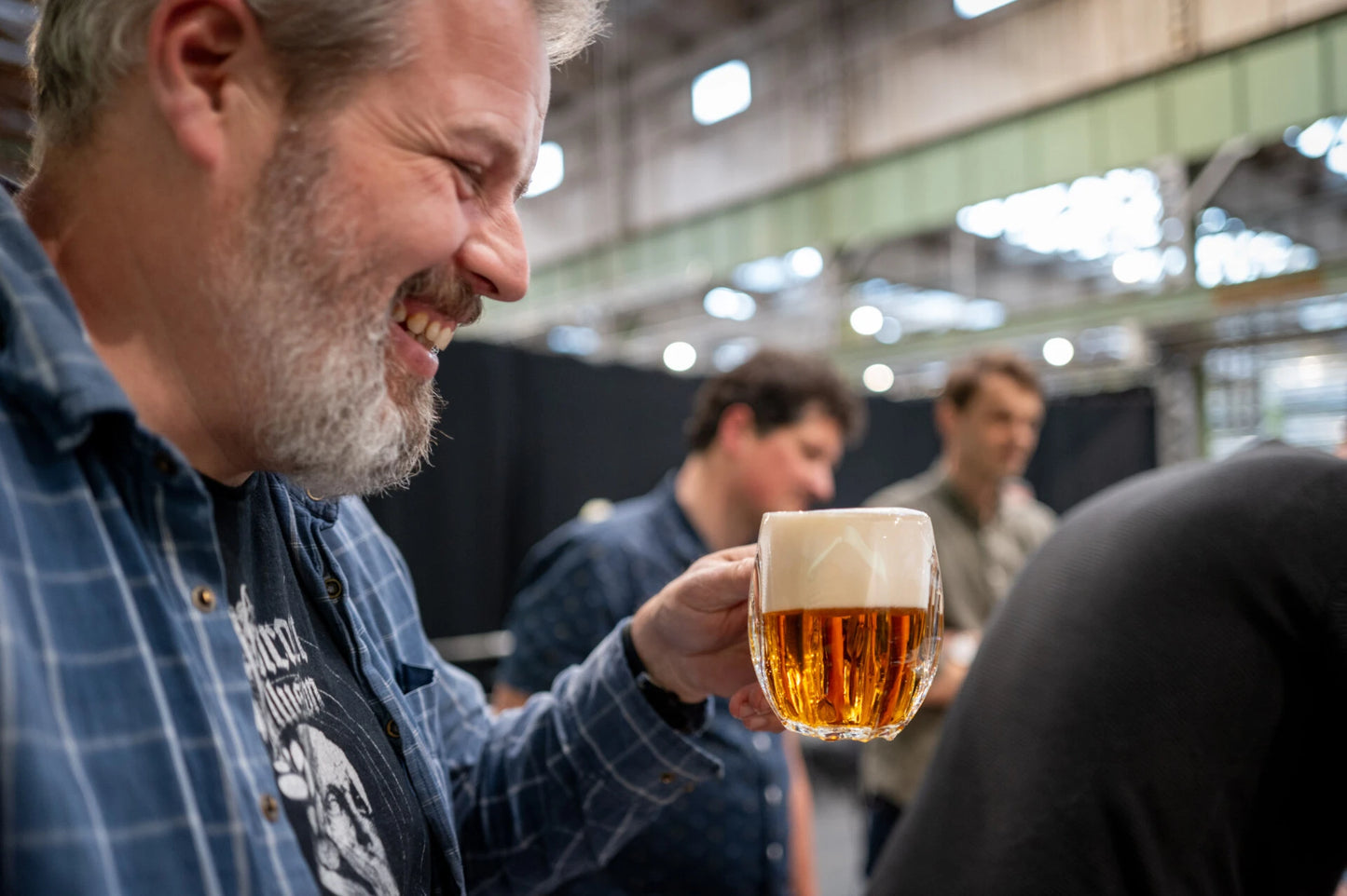 Perfekt skænket Hladinka med cremet skumkrone på Beer Bros' Perfection in Glass masterclass